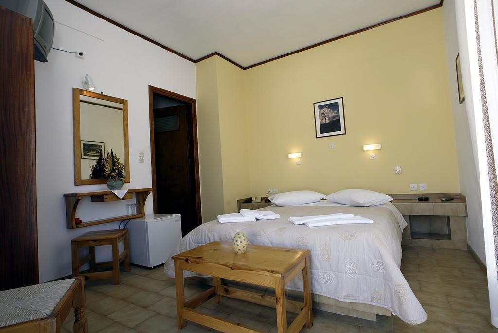 איוס חורה Poseidon Hotel חדר תמונה